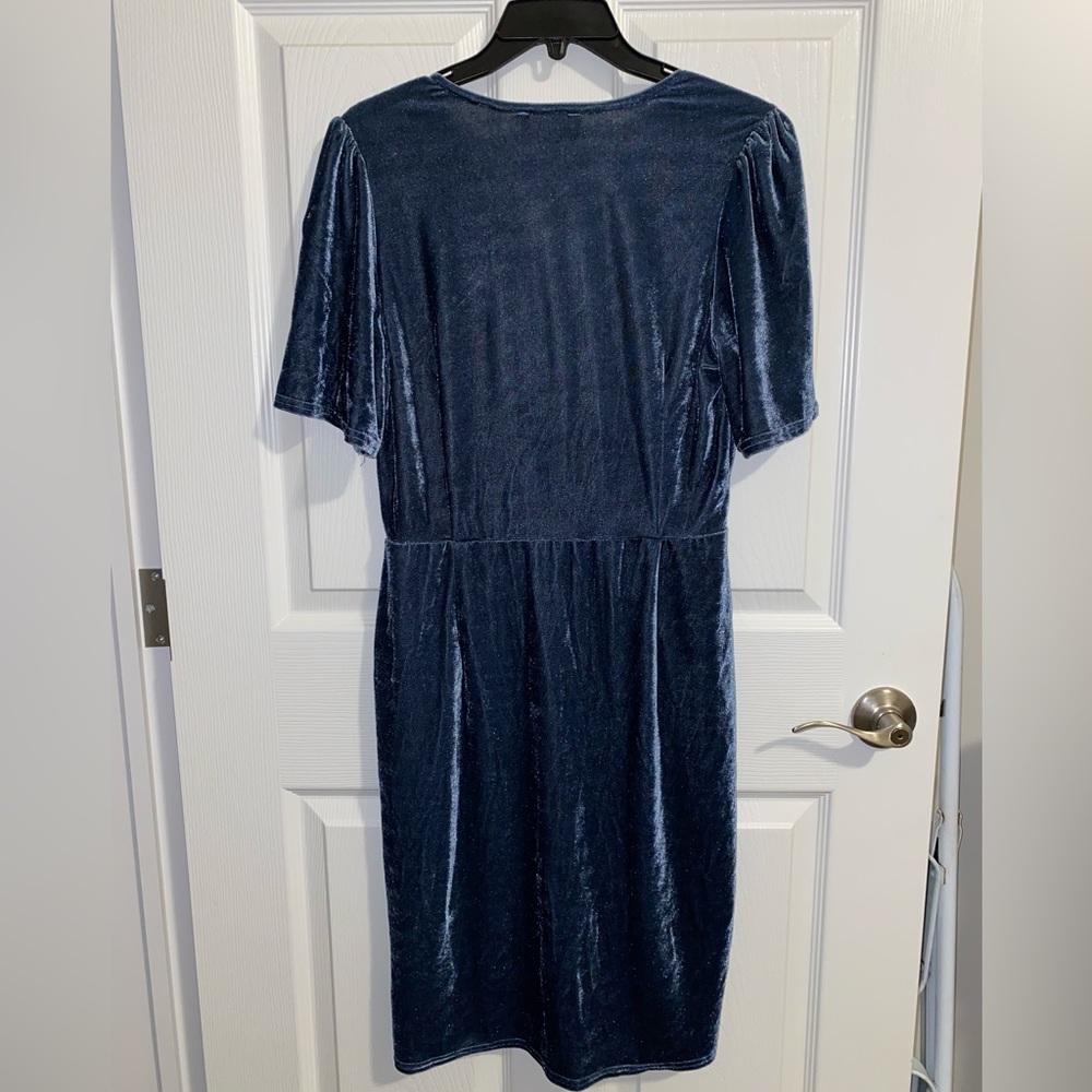 velvet dress - Picture 2 of 3